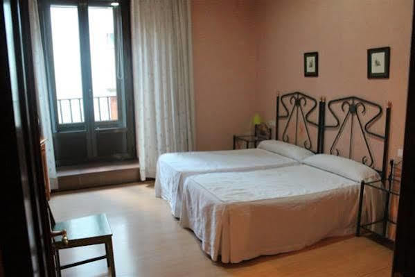 Hostal San Martin León Exterior foto
